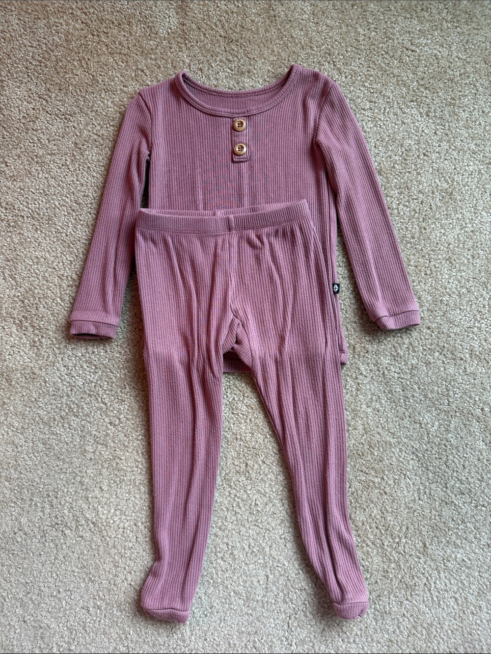 Kyte Baby Ribbed Two-Piece Set in Mauve - size 2T (top & bottom)